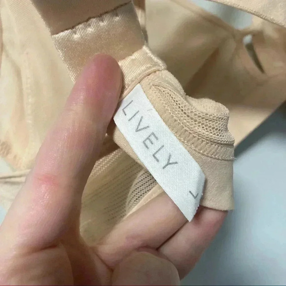 Lively  nude detachable bra - Picture 2 of 6